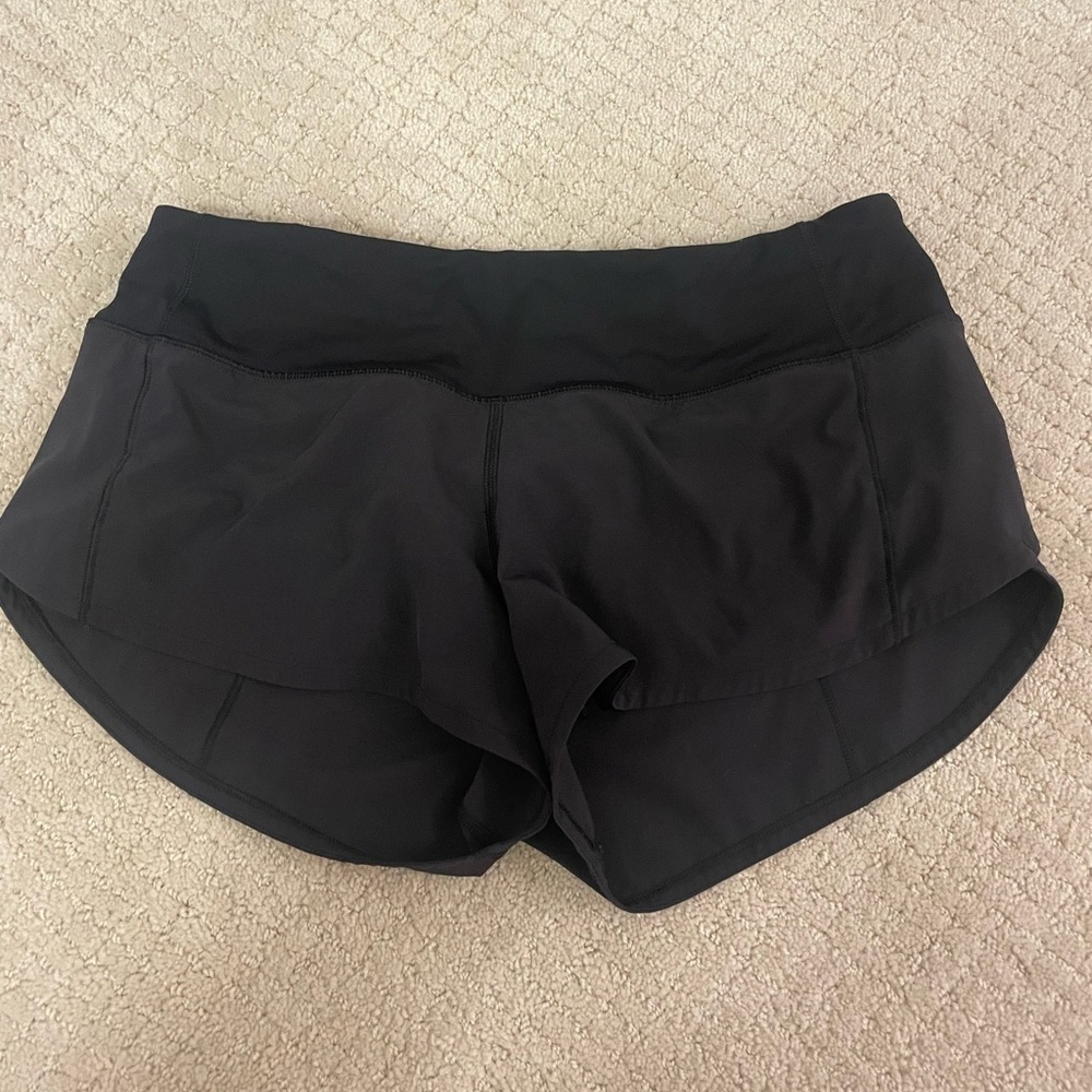 Lululemon speed up low rise shorts, size 4, 2.5 inch
